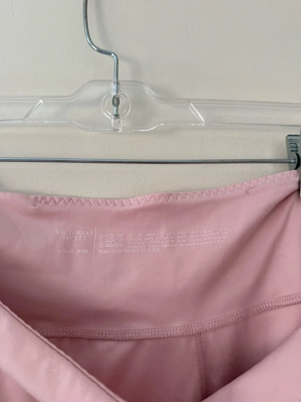 Victoria's Secret VSX Essential
High Rise Pocket Legging Sz XL
Chalk Rose - NWT - Picture 9 of 14